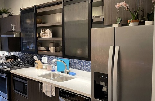 Near South Side Apartment | Modern 1-bedroom with access to GYM and Lounge! Close to McCormick