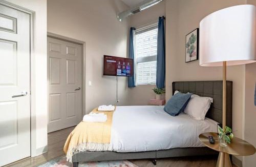 Near South Side Apartment | Modern 2BR South Loop Gem Near McCormick Place, Navy Pier, Adler Planetarium & Columbia College