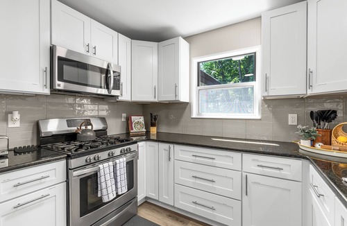 Commerce Township House | Modern [3BR/2BA] Family Home in Commerce Township