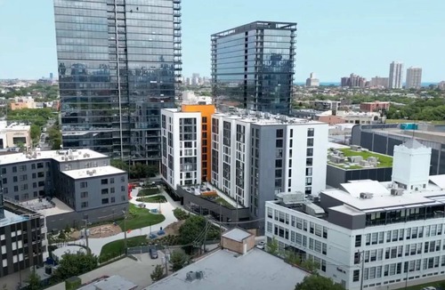 River North House | Modern 3BR Apartment Near North Ave Shops