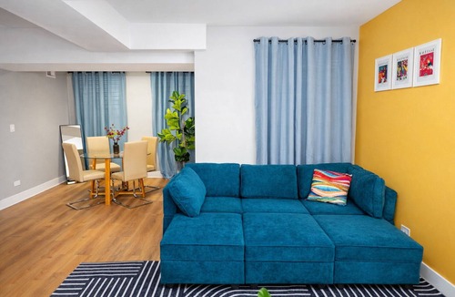 Magnolia Glen Condo | Modern 3BR Chicago Condo Near Loyola University and Lakefront