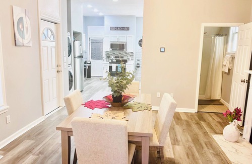 Mount Auburn House | Modern, Cozy, and Convenient 2-bedroom house in the heart of Cincinnati