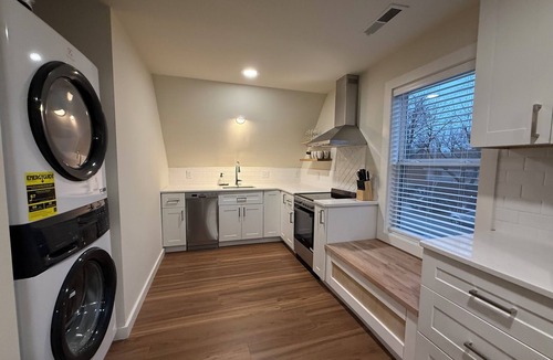 Hillsdale House | Modern home in Hillsdale walking distance to Hillsdale College