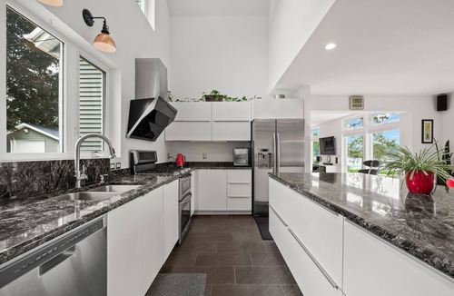 Wind Lake House | Modern lake house with a double lot. The views are amazing inside and out!n