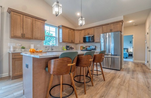 Minooka House | Modern Ranch home, Pet Friendly, No Stairs. Great for visiting family.