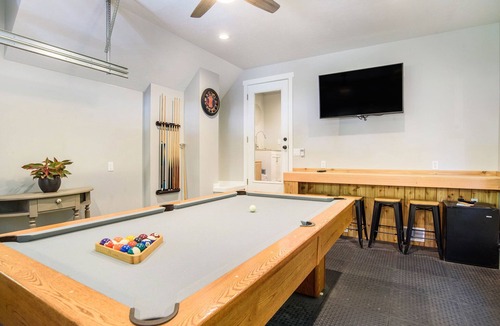 Macatawa House | Modern & Spacious Holland home with a hot tub, pool table, fire pit and more!