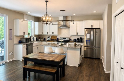 Marshall House | Modern Woodland Retreat - SPECIAL RATES JUNE 26 - JULY 5!