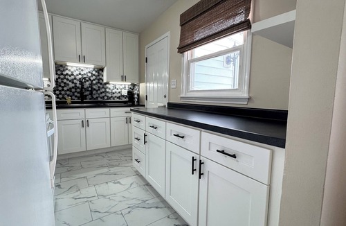 Oak Creek House | Monthly Discount! Comfy 3BR Close to Everything!