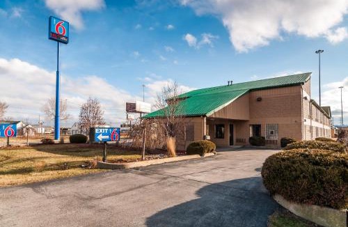 Lansing Hotel | Motel 6-Lansing, IL - Chicago South