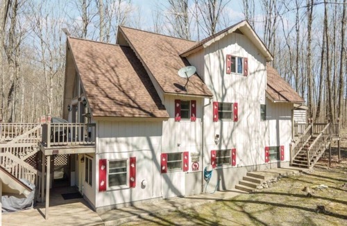 Stambaugh House | Mountain View Lodge - Lower - 3 Bedroom Duplex with Hot Tub in Ski Brule Village