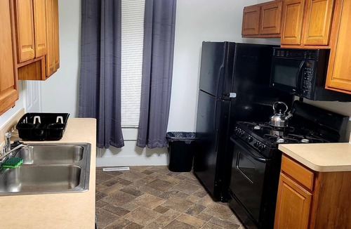 Lansing Apartment | Mthly Stay Discounts & Pet Friendly Downtown Lansing Sparrow Hospital