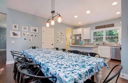 South Haven House | Murphy's Landing: Luxury Home w/Lake Michigan Access, Screen Porch & Fire Pit