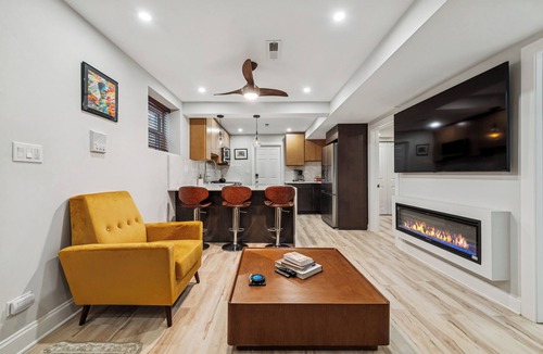 Sheridan Park Apartment | Music-Inspired 2BR Garden Flat in Historic Uptown Near Legendary Music Venues