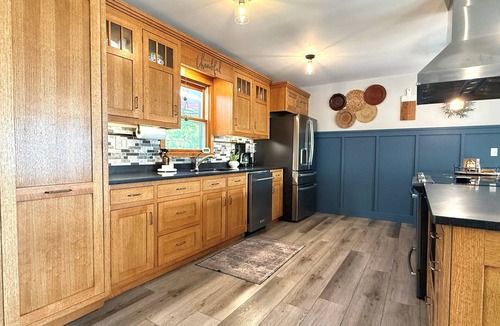 Bridgman House | Near Lake Michigan- Weko Beach | Private Setting | Beach Gear