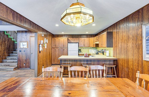 Branch Cabin | Near Manistee National Forest! Retro Cabin Retreat