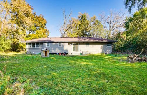 Pewaukee House | Near Pewaukee Lake & Nature Preserve: Home w/Yard
