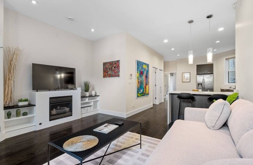 Wicker Park Apartment | NEW 4BD/4BTH - 2 UNITS - Wicker Park