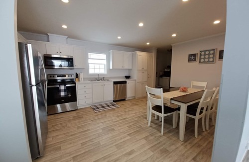 Deedsville House | New Construction 3 Bed/2 Bath Home on Beautiful Nyona Lake Sleeps 9 Pet Friendly