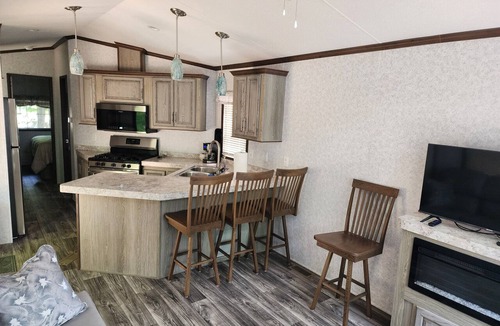 Garden House | New Cozy Tiny House on Garden Bay