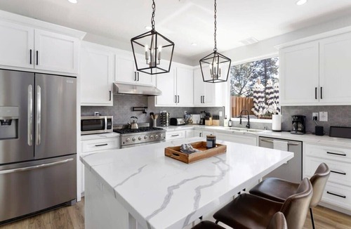 Lake Arrowhead House | New Home 2 Mstrs, AC, EV Chgr, Pool Table, Lake Rights