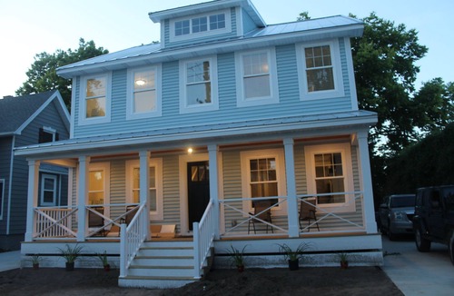 South Haven House | New Home with swim spa, theatre & game room. 1 block to town & close to beach.