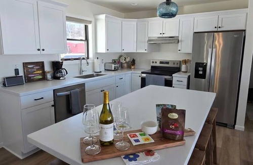 Manistique House | New Indian Lake Retreat – Spacious Comfort & Unforgettable Sunsets