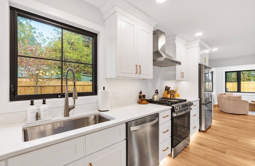 Douglas House | NEW Luxury 7BR Estate: Private Pool, Walk to Douglas & Saugatuck