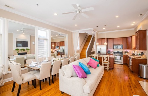 Ukrainian Village Condo | NEW LUXURY PENTHOUSE CONDO