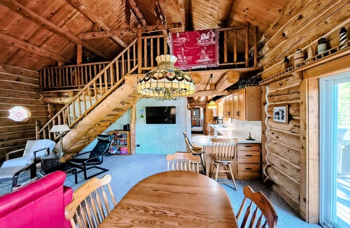 Silver Lake Cabin | New Rental, 1/2 Mile from Dune Entrance, Timber Lodge near Silver Lake
