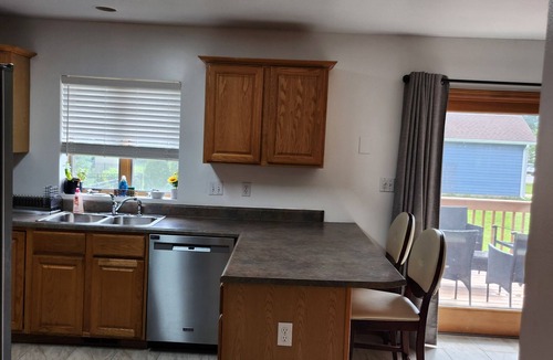 Schererville House | New to VRBO! Sweet Home Schererville, IN! 3bd/3 bath. Sleeps 6. Close to Chicago