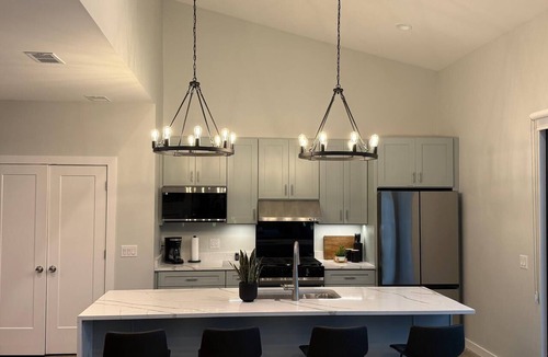 Stevensville House | Newly built luxury retreat with Heated Pool,Hot Tub, Near Beaches & Wineries