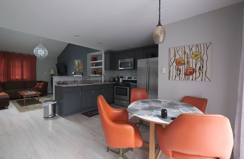 Lakeside Cottage | Newly Remodeled 2bd cottage