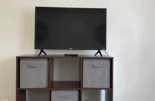 East Lansing Apartment | Newly Remodeled and Cozy Apartment close to MSU, Hospitals, and Entertainment!