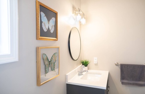 Downtown House | Newly Renovated, 3 Blocks from the Medical Mile