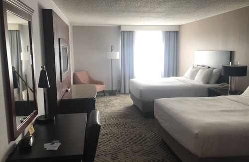 South Bend Hotel | Newly Renovated Privately owned Hotel Room