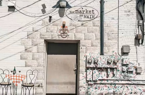 Mount Pleasant Apartment | Newly renovated 2-bedroom Downtown apartment Mount Pleasant with AC!