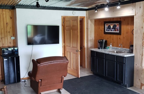 Marinette House | NFL Draft. 50 minutes to Lambeau field. 4 story house. Private location. Unique.