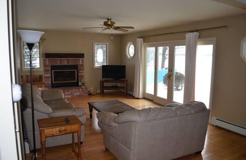 Wauksaukee Cottage | NFL draft housing one hour north of Green Bay