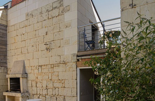 Fontevraud-l'Abbaye House | Nice house with pool in the heart of the village