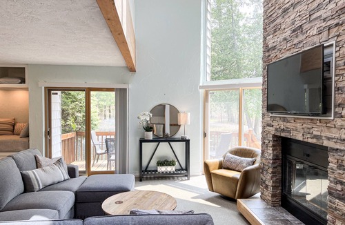 Petoskey Condo | Nicely Decorated 3 Bd LAKESIDE CLUB #56 - Close to Ski Hills + Indoor pool!