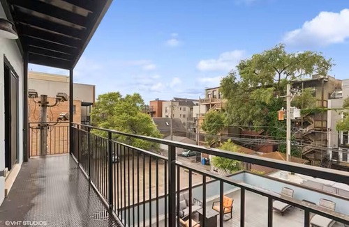 Lakeview Apartment | Northhalsted Terrace · Modern Luxury for an Unforgettable Chicago Stay