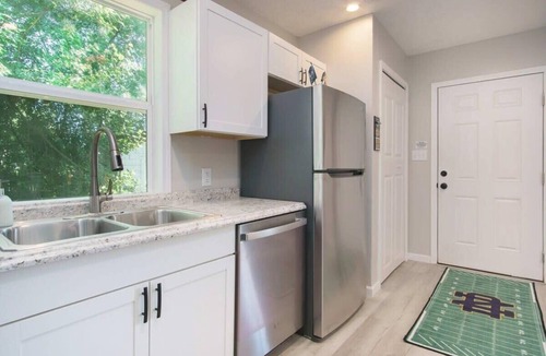 South Bend House | Notre Dame Get Away | 3-Bedrooms, Foosball, WiFi, Games