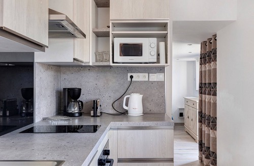 Huille House | Ô Gîte Bleu – Exceptional Stay & Relaxation for up to 16 Guests in Anjou
