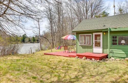 Evart House | On Muskegon River! Wooded & Peaceful Retreat
