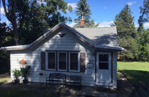Browns Lake Cottage | Our little place by the lake- Ski Alpine or Wilmot in Winter!