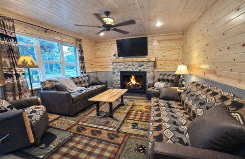 Au Train House | Outpost Lodge | Remodeled 4BR Near AuTrain Beach