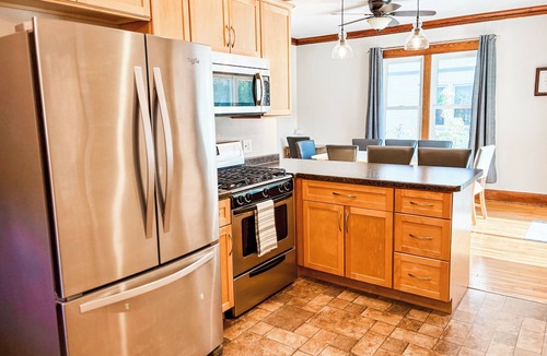 Oshkosh House | Pac-Man House: Spacious 4-bedroom house in charming Oshkosh