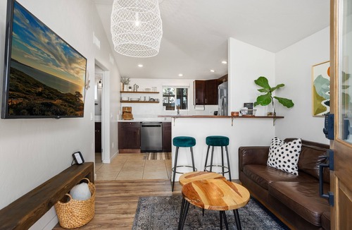 Fallbrook House | Palm & Oak - Detached Guest House - Mountain Views