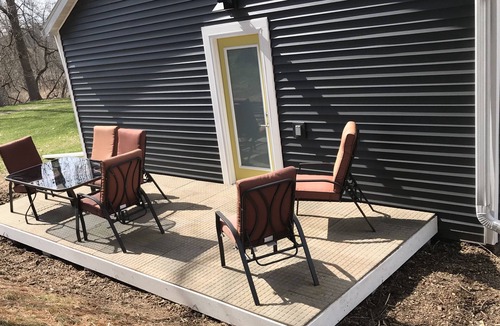Howard House | Pamperin Park Cottage - House, Completely Updated Minutes to Lambeau