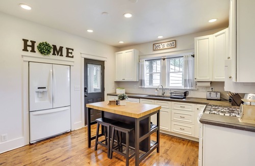 Benton Harbor House | Peaceful Benton Harbor Getaway Near Lake Michigan!